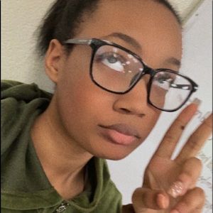 Meet your Posher, Alivya